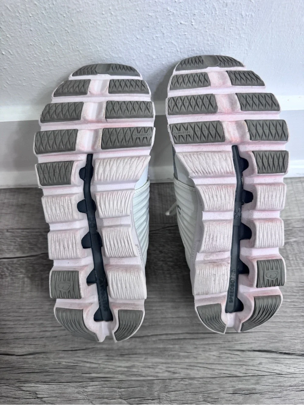On Running Cloudswift Women's Running Shoes - Size 7.5 - Glacier / White